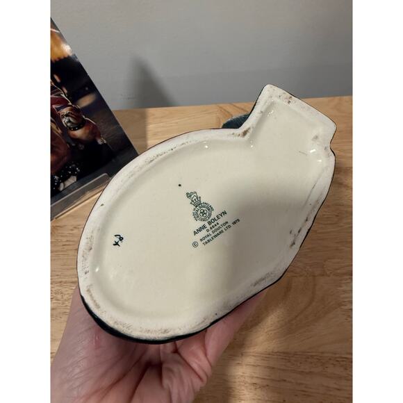 Royal Doulton Anne Boleyn Character Toby Jug Mug Made in England D6644 1975 JL - Picture 7 of 12